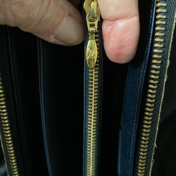 Louis Vuitton Monogram Zip-Around Wallet - Picture 11 of 13